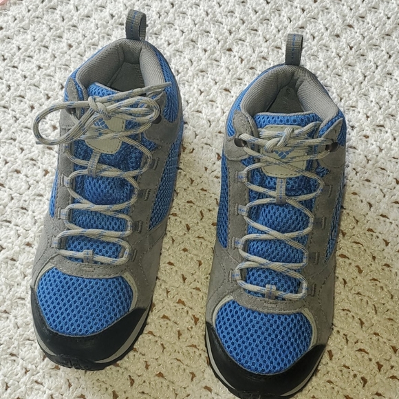 Columbia Other - Columbia boys(youth)sneakers. NWOT, Sz.2